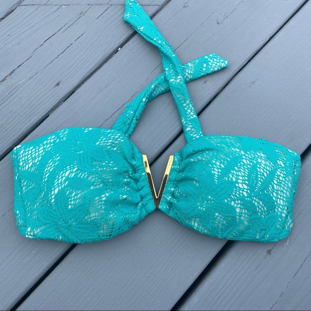 Victoria’s Secret strapless bikini top
